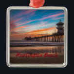 Huntington Beach Pier at sunset Ornament Aus Metall<br><div class="desc">Huntington Beach Pier at sunset</div>