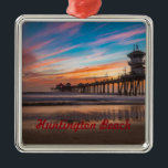 Huntington Beach Pier at sunset Ornament Aus Metall<br><div class="desc">Huntington Beach Pier at sunset</div>