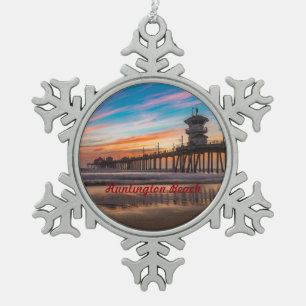 Huntington Beach Pier bei Sonnenuntergang Schneeflocken Zinn-Ornament