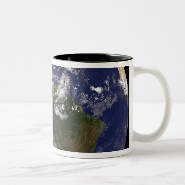 Hurrikan Dean nähert Yucatan Halbinsel Zweifarbige Tasse (Rechts)