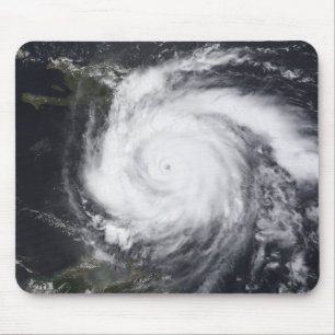 Hurrikan-Dekan im Atlantik und im Carribbean Mousepad