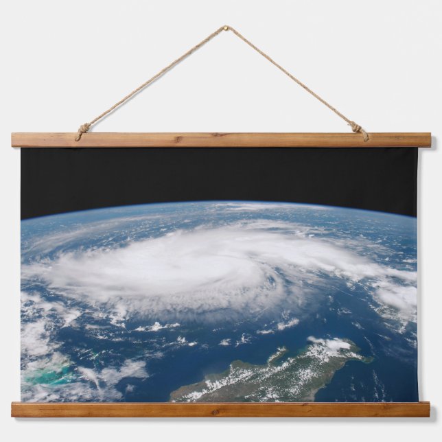 Hurrikan Dorian über dem Atlantischen Ozean. Wandteppich Mit Holzrahmen (Vorne)