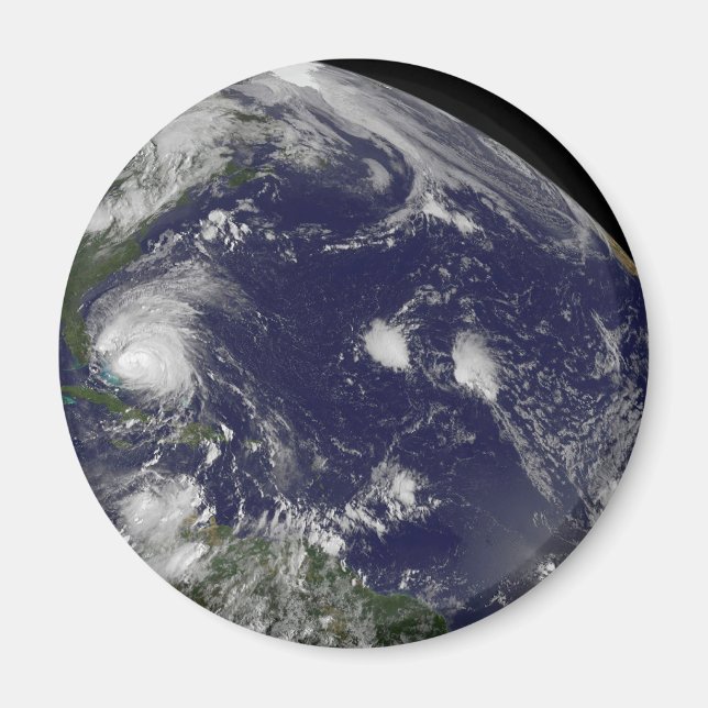 Hurrikan Irene bewegt sich durch die Bahamas. Magnet (Vorne)