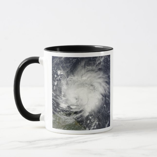 Hurrikan Tomas über den kleineren Antillen Tasse (Links)
