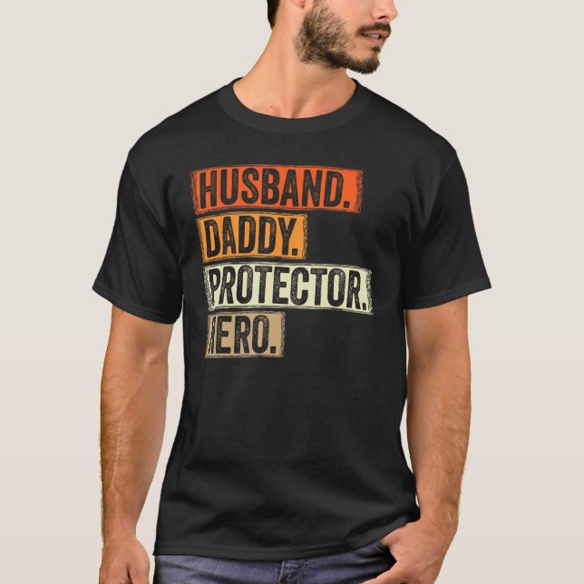 Husband Daddy Protector Hero Mens  Fathers Day Fat T-Shirt (Vorderseite)