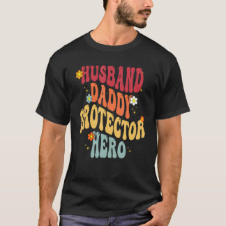 Husband Daddy Protector Hero Vatertag Vintag T-Shirt