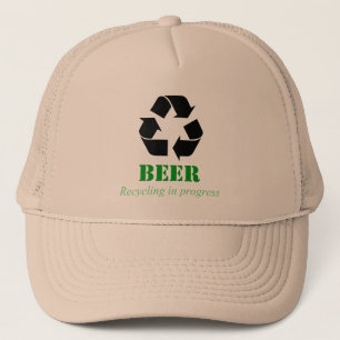 Hut mit dem lustigen Bier, das Sprichwort recycelt Truckerkappe