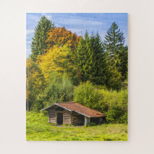 Hütte der Blockhütte im Gebirge