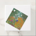 Hütte Gustav Klimt Blumengarten Geschenkanhänger<br><div class="desc">Ein wunderschönes Gartenbild - das ist ein klassisches Gemälde von Gustav Klimt, genannt Hütte Garden, oder Bauergarten, 1907, das ein nahes Bild eines Blumengartens, ein buntes Blumengemälde ist.</div>