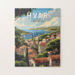 Hvar Croatia Reisen Art Vintag<br><div class="desc">Hvar Retro Vektor Reise Design. Hvar,  eine kroatische Insel an der Adria,  ist am besten als Badeort bekannt. Zu den Highlights der Hafenstadt Hvar zählen die Mauern aus dem 13. Jahrhundert.</div>