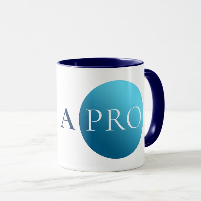 I AM A PRO | Bold Minimalist Blue Circle Mug Tasse (VorderseiteRechts)