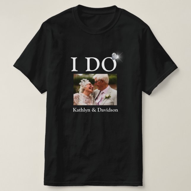 I DO Verlobung Ring Couple Foto Name Minimalistisc T-Shirt (Design vorne)