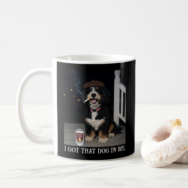 I Got That Dog In Me, Funny Bernedoodle Meme Kaffeetasse (Mit Donut)
