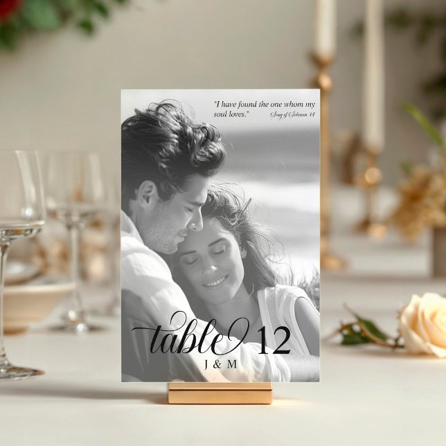 I Have Found the One Black and White Photo Tischnummer (Von Creator hochgeladen)