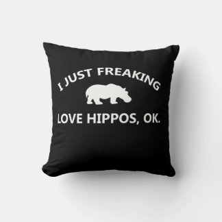 I Just Freaking Love Hippos Gift Kissen