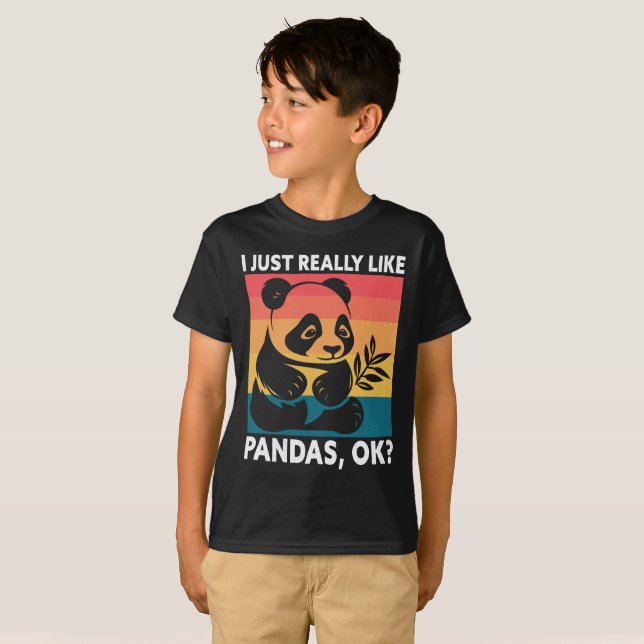 I Just Really Like Pandas OK – Cute Retro Panda  T-Shirt (Vorne ganz)