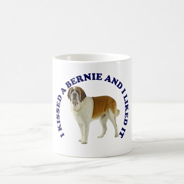 I Kissed a St Bernard Kaffeetasse (Mittel)