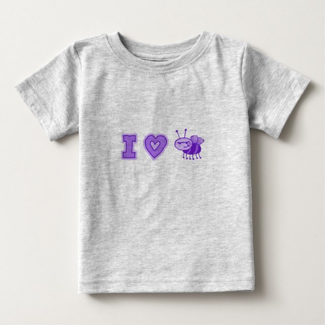"I Liebe Boys" Baby-Strampler in Nat'l /Lila Baby T-shirt (Vorderseite)