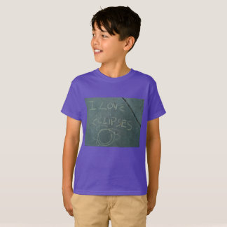 I Liebe eclipes kreide schreiben auf Zement T-Shirt