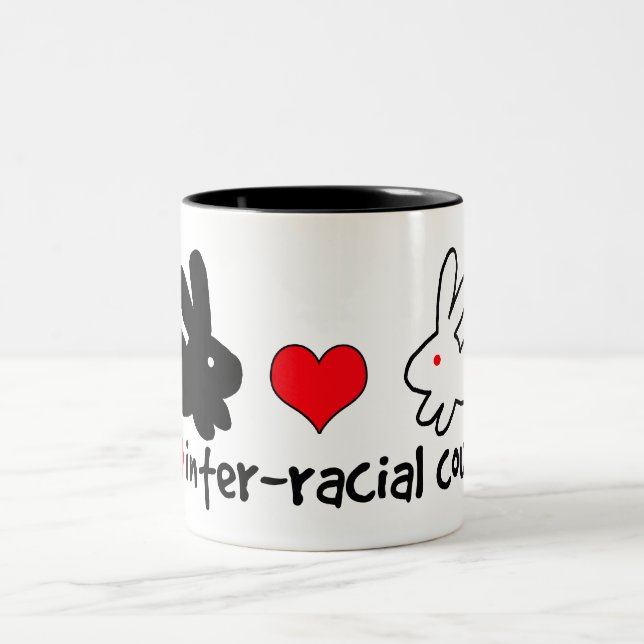 I Liebe-Inter-rassische Paare Zweifarbige Tasse (Mittel)