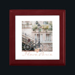 I Liebe Paris Cobblestone Street Fahrradschmuck Erinnerungskiste<br><div class="desc">Ich Liebe Paris Schmuck oder Sake Geschenkboxen mit Pariser Kopfsteinpflaster Straße und Fahrrad,  und ein wenig rosa Herz. Für diejenigen,  die wirklich Paris Liebe. Ein Souvenir für diejenigen,  die Paris besucht haben,  die Stadt des Lichts.</div>