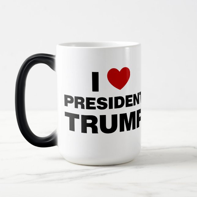 I Liebe Präsident Trump Herz Verwandlungstasse (Links)