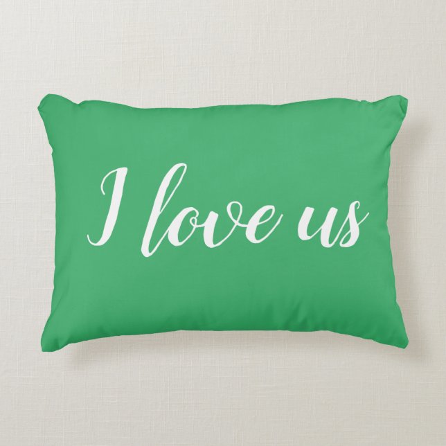 "I Liebe us" auf dem Hübschen grünen Akzent Pillow Dekokissen (Vorderseite)