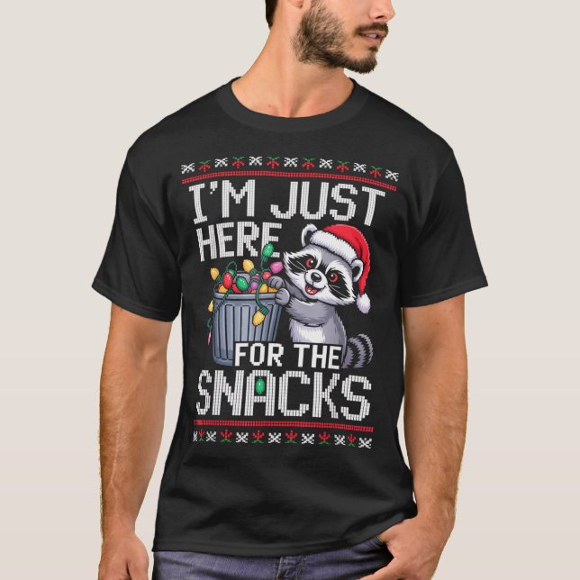 I’m Just Here For The Snacks Raccoon Christmas Ugl T-Shirt (Vorderseite)