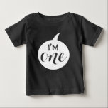 "I m One" 1. Geburtstags-Baby Baby T-shirt<br><div class="desc">Ein niedliches Design für Babys.</div>