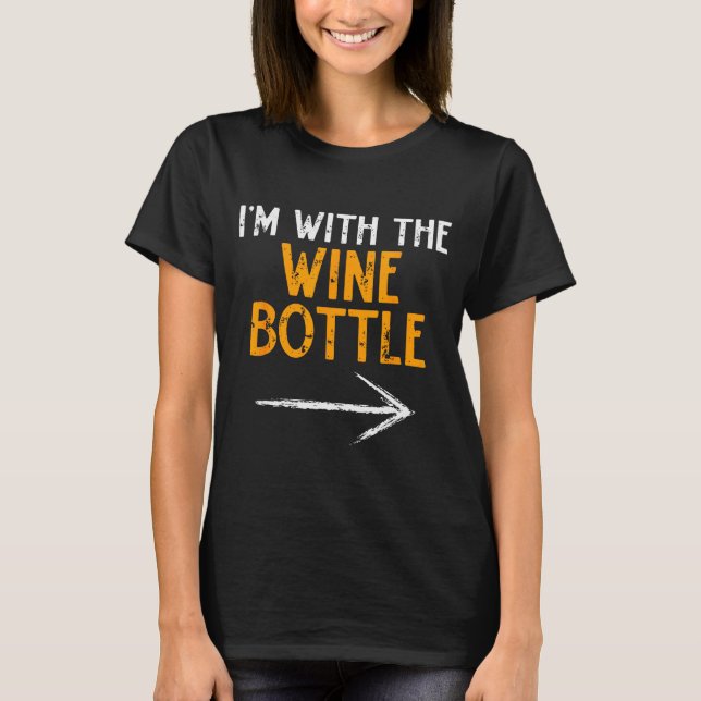 I’m With The Wine Bottle Halloween Matching Couple T-Shirt (Vorderseite)