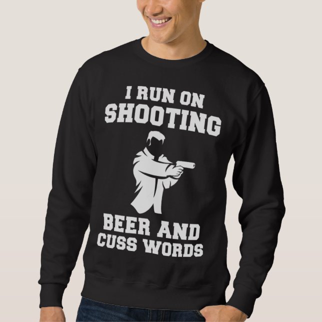 I run on shooting beer and cuss words hoodie long (Vorderseite)