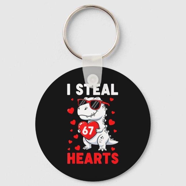 I Steal 67 Hearts Funny 67 Valentine Dinosaur Men  Schlüsselanhänger (Vorderseite)