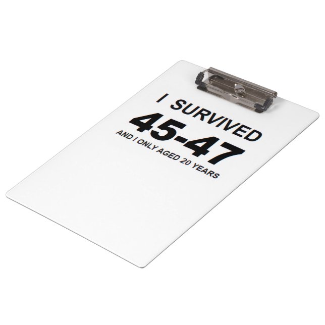 I Survived 45-47  Klemmbrett (Schrägansicht)