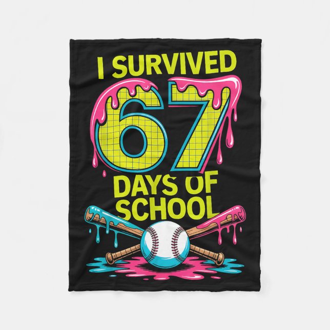I Survived 67 Days Of School Funny 67 Baseball Sli Fleecedecke (Vorderseite)