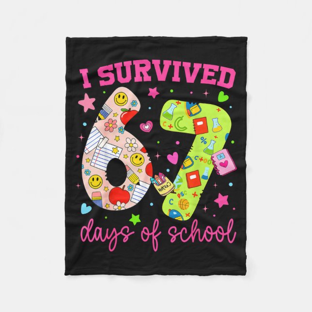 I Survived 67 Days Of School Funny Camouflage Boy  Fleecedecke (Vorderseite)