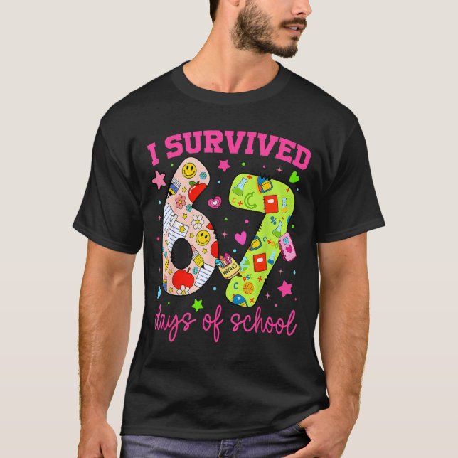 I Survived 67 Days Of School Funny Camouflage Boy  T-Shirt (Vorderseite)