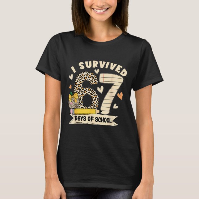 I Survived 67 Days Of School Funny Leopard Student T-Shirt (Vorderseite)