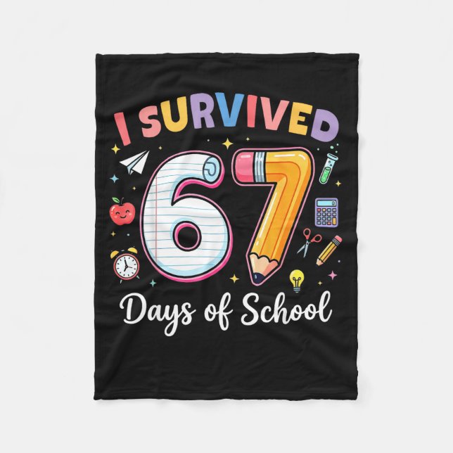 I Survived 67 Days Of School Funny Meme Teacher St Fleecedecke (Vorderseite)