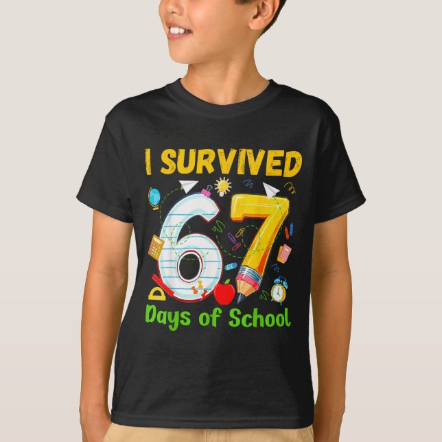 I Survived 67 Days Of School Funny Meme Teacher St T-Shirt (Vorderseite)