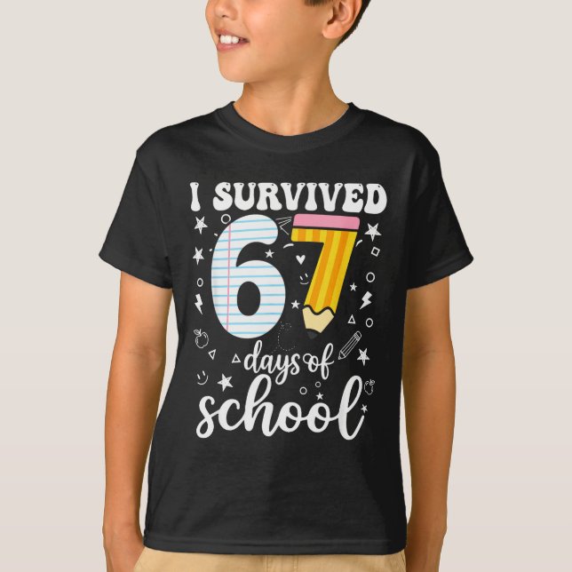 I Survived 67 Days Of School Funny Meme Teacher St T-Shirt (Vorderseite)