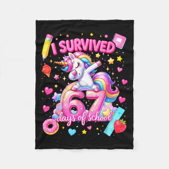 I Survived 67 Days Of School Funny Six Seven Teach Fleecedecke (Vorderseite)