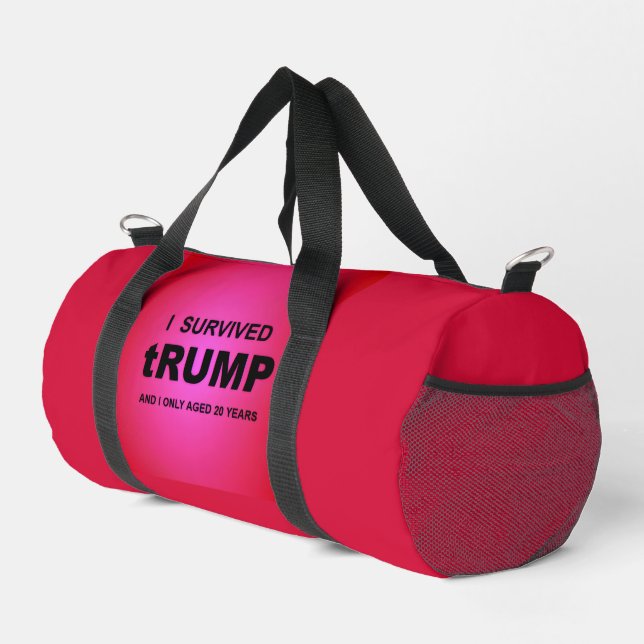 I Survived tRUMP Duffle Bag (Rechte Ecke)