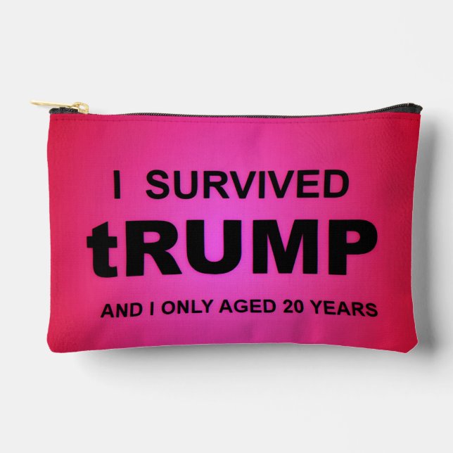 I Survived tRUMP Zubehörtasche (Vorderseite)