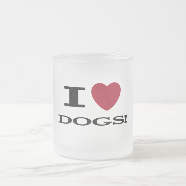 I verfolgt Herz T-Shirts und Geschenke Mattglastasse (Mittel)