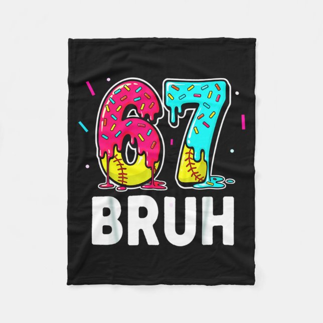 Ice Cream Dripng Softball Drip Fun 6 7 Six Seven M Fleecedecke (Vorderseite)