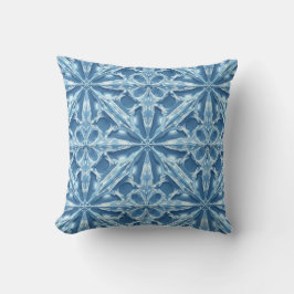 Ice Crystal Pattern – Frosty Winter Geometric  Kissen