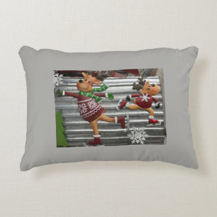 **ICE SKATEN REINDEER** CHRISTMAS DEKOKISSEN