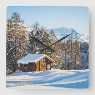 Ice & Snow Winter Log Cabin Swiss Alps Quadratische Wanduhr