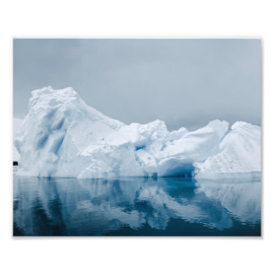 Iceberg mit Reflektion im Antarktischen Ozean Fotodruck