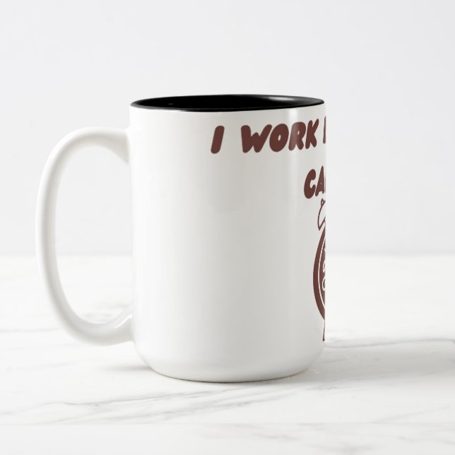 Ich arbeite besser mit Kaffeetasse | Bürohumo-Tass (Links)